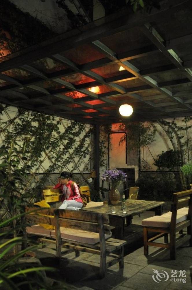 Four Seasons Youth Hostel Дали Екстериор снимка